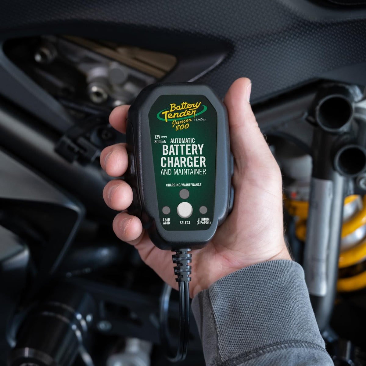Battery Tender Junior 12V, 800mA Battery Charger and Maintainer for Lead Acid and Lithium Batteries - Switchable Battery Charger for Powersports - 022-0199-DL-WH