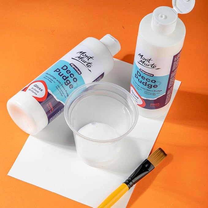 Mont Marte Deco Pudge Craft Varnish Signature 236ml (8 US fl.oz) – Gloss, Multi-Purpose Clear Craft Sealer, Varnish and Decoupage Glue, Ideal for Acrylic Paints, Paper, Wood, Ceramics, Fabrics, Clay