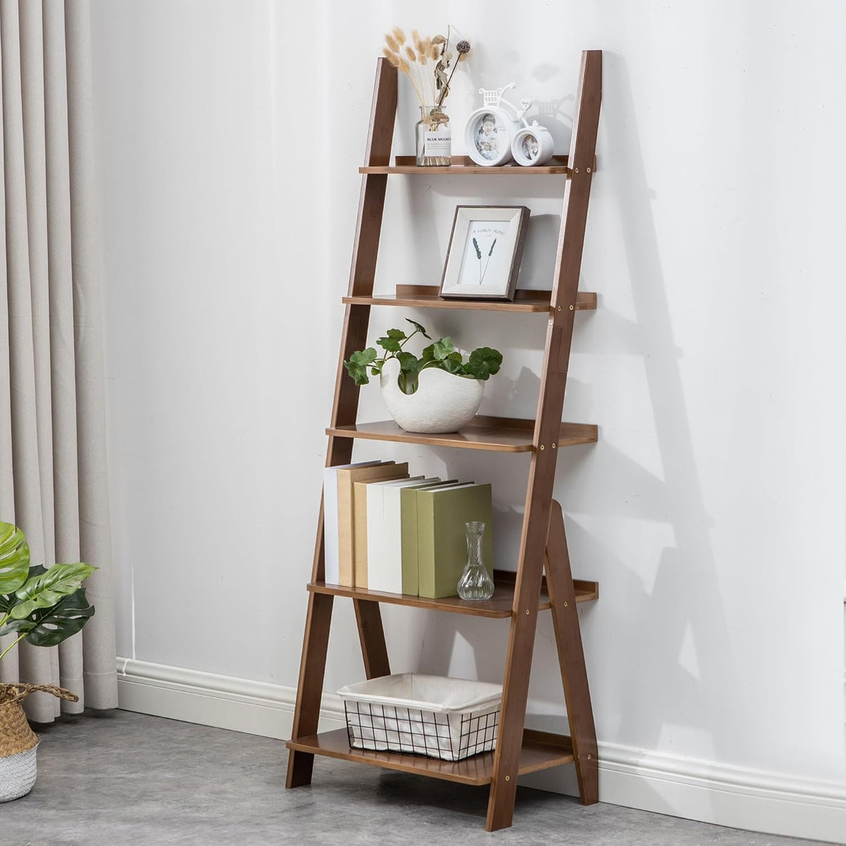 Maydear Bamboo Ladder Shelf Bookcase, 5-Tier Leaning Bookshelf Free Standing Organizer Storage Shelves for Living Room, Bedroom, Kitchen, Home Office, Balcony, Walnut