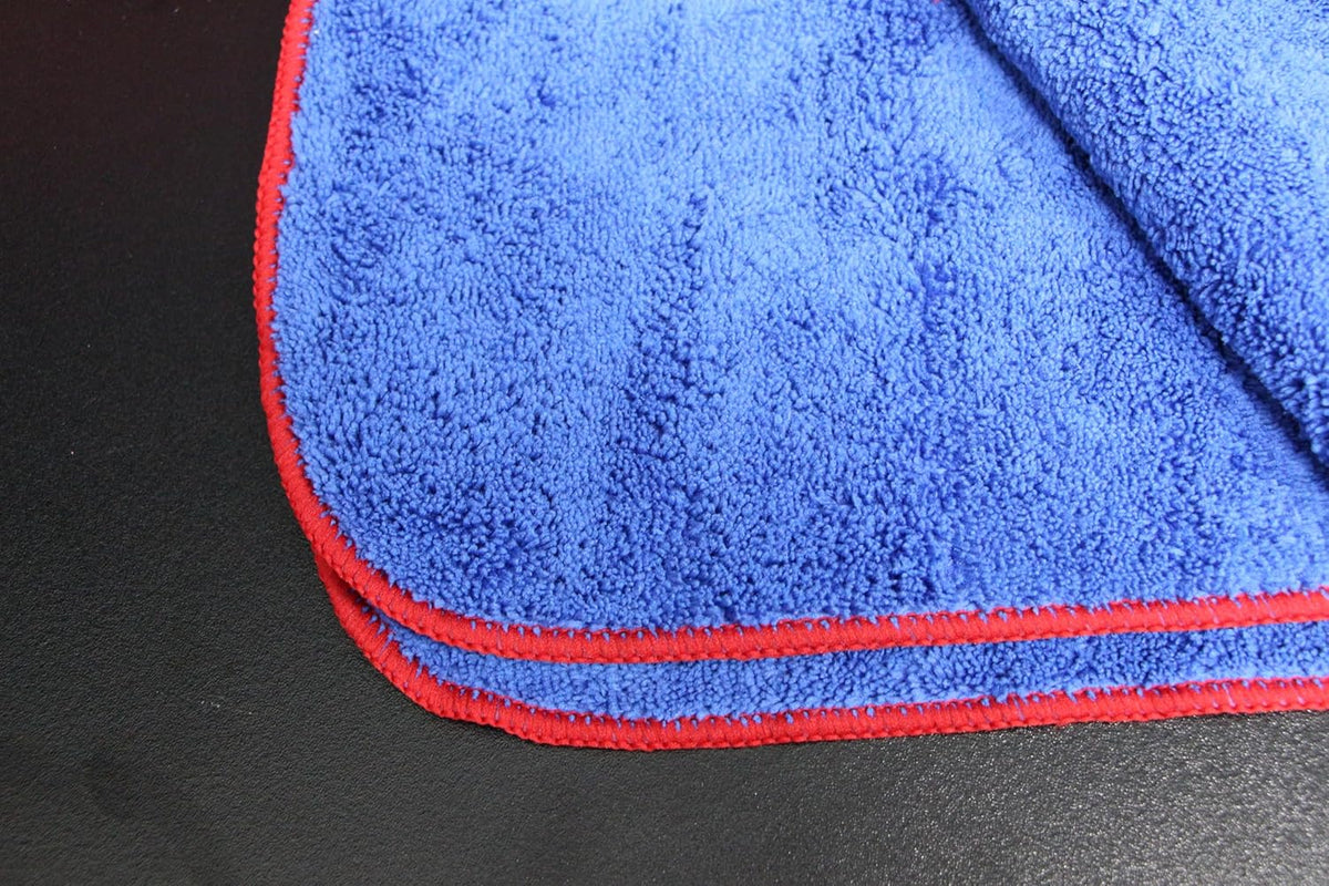 Gtechniq Microfiber Drying Towel, Scratch Resistant, Ultra Split Fibers, Machine Washable, 23.6" x 35.4", 450gsm, Car Detailing Accessory